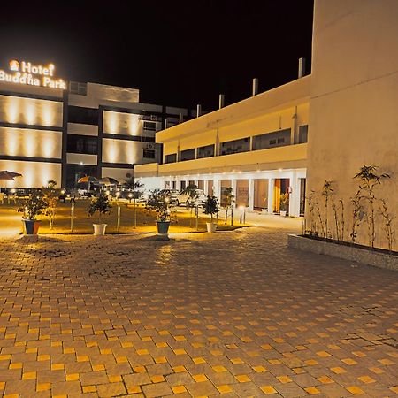 Hotel Buddha Park near Sarnath, Varanasi Bagian luar foto