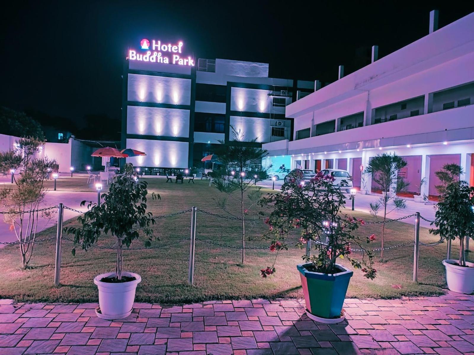 Hotel Buddha Park near Sarnath, Varanasi Bagian luar foto